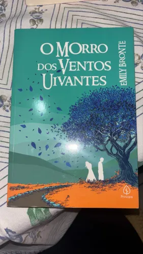 Livro O morro dos ventos uivantes
