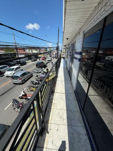 Aluga-se ponto comercial