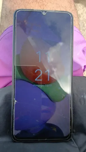 Celular tá perfeito sem defeito nenhum já pronto para uso. Número de contato *