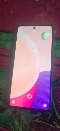 Vendo Smartphone Samsung Galáxia A51, 128GB, bem conservado. Valor: 450 reais.