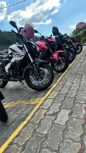 Vendo linda dominar  200 designer  agressivo  24cavalos de potência  abs na roda dianteira