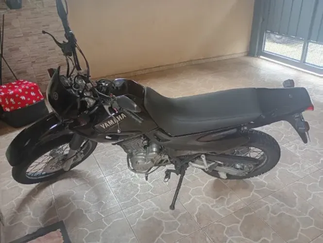 YAMAHA XT 600 E EM OTIMO ESTADO DE CONSERVAÇÃO VENDO OU TROCO POR MOTO MAIOR VALOR TEL 1