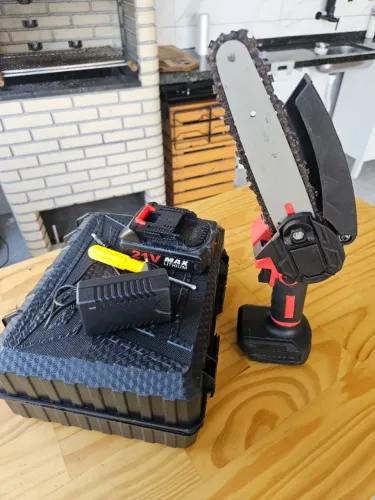 Mini Motosserra Elétrica Portátil 33 cm Sem Fio - Corte de Galhos e Podas Rápidas - USADA