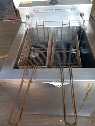 Fritadeira elétrica e a gás