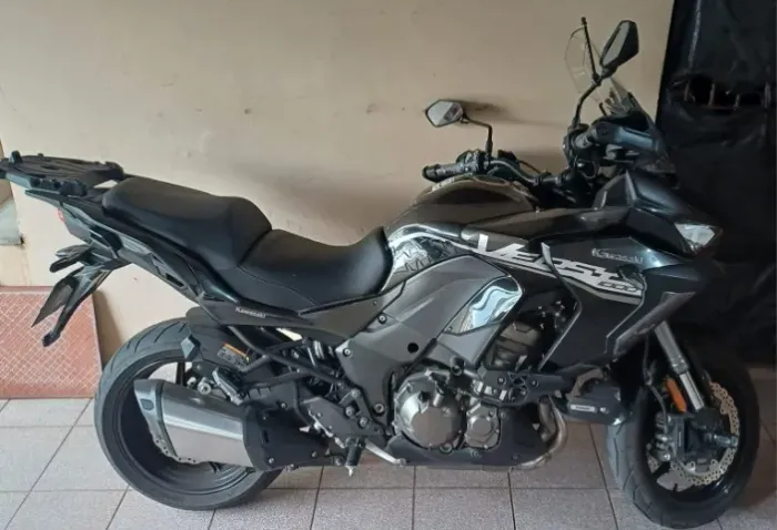 Versys 1000 GT com todos os baús impecáveis.