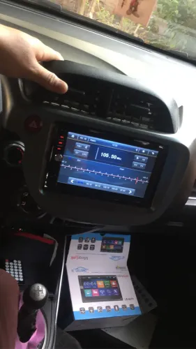 Instalação de som automotivo e acessórios multimídia