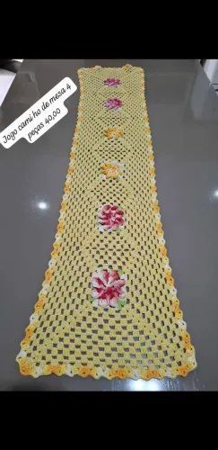 Caminho de mesa croche 1,39x 34cm