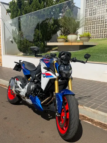BMW F900R RACING BLUE