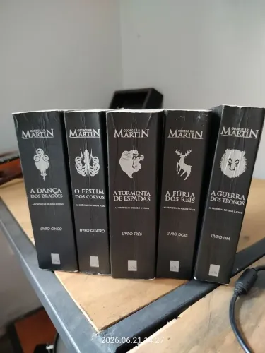 Livros das crônicas de gelo e fogo 