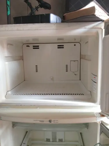 Estou vendendo uma geladeira barato