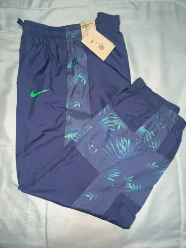 Calça Nike Brasil Essential Feminina Nova/TAMANHO G