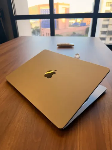MacBook Air - M2 (256GB SSD)