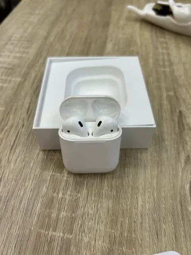 Apple AirPods 2