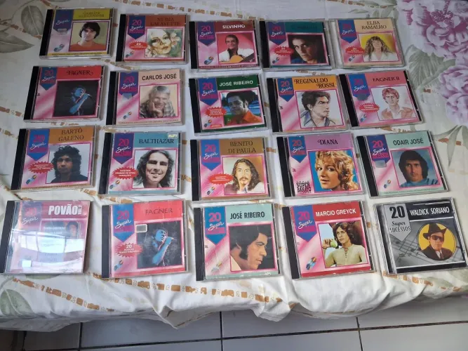 Vendo CDs originais variados 