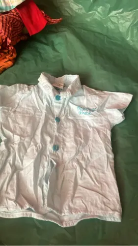 mudança roupas e sapatinhos de bebê