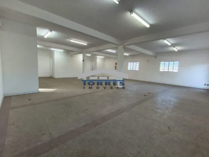 Imóvel Comercial com Vão Livre e Elevador  Estrutura Ideal no Eldorado!