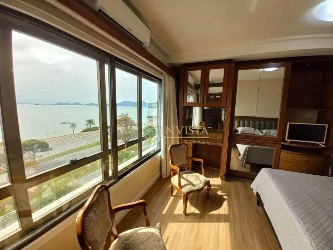 Apartamento Duplex Mobiliado para Alugar no Av. Beira Mar Norte, em Florianópolis.
