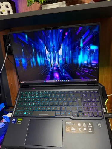 Acer Predator Helios Neo 16 AI - RTX 5070 / Core Ultra 7 (255HX) - Estado de Novo