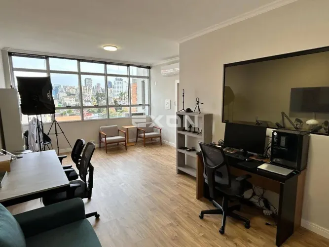 Sala comercial não mobiliado no Centro de Curitiba para locação