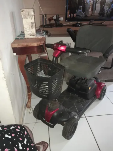 Cadeira de rodas motorizada Scooter eletrica 