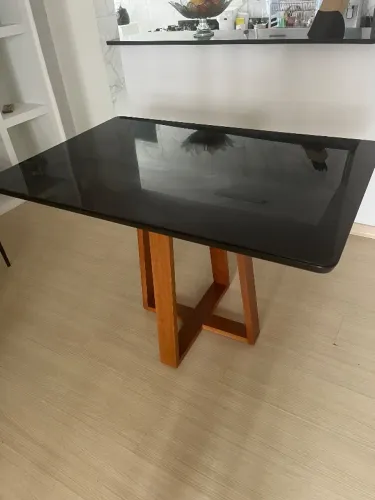 Mesa de jantar tampo de vidro preto
