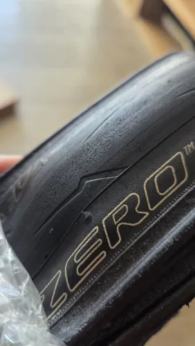 Par de Pneus Pirelli P Zero 28mm para Speed