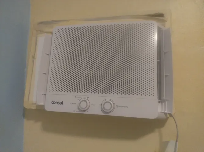 Estou vendendo ar condicionado de 10mil BTUs novo com dois meses de uso motivo mudança