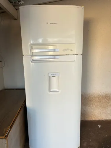Geladeira com compressor novo