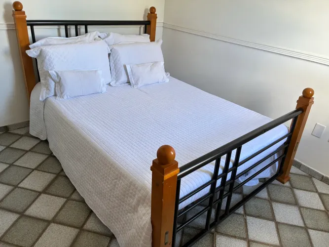 CAMA CASAL VINTAGE - MADEIRA E FERRO