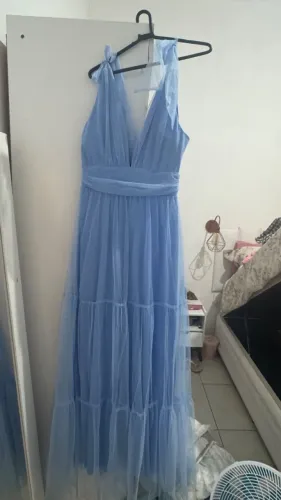 Vestido azul de tule