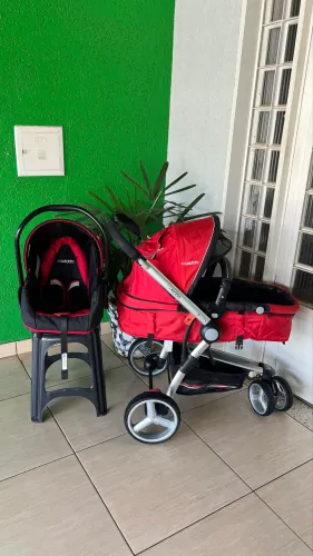 Carrinho com bebê conforto Kiddo Compass