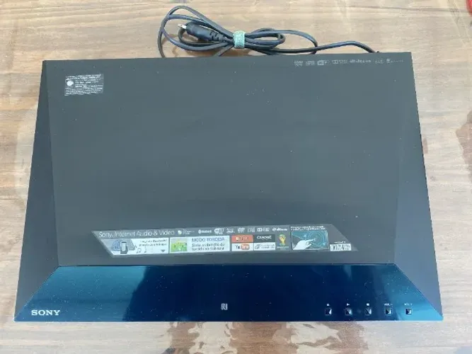 Home Theater Sony BDV-E2100 c/ Blu-Ray 3D - 850W RMS 5.1 Canais Conexão HDMI