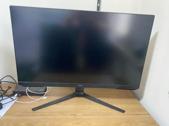 Monitor Gamer Samsung 27¨ Full Hd 180hz 1ms Odyssey G3 100V/240V