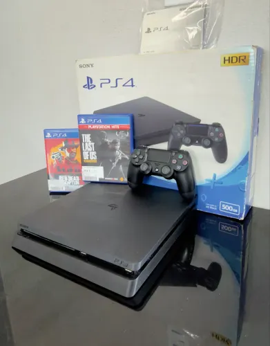 PS4 Slim 500GB + 3 Jogos Sucessos (Red Dead 2 + The Last of Us 1 e 2) - Conservado