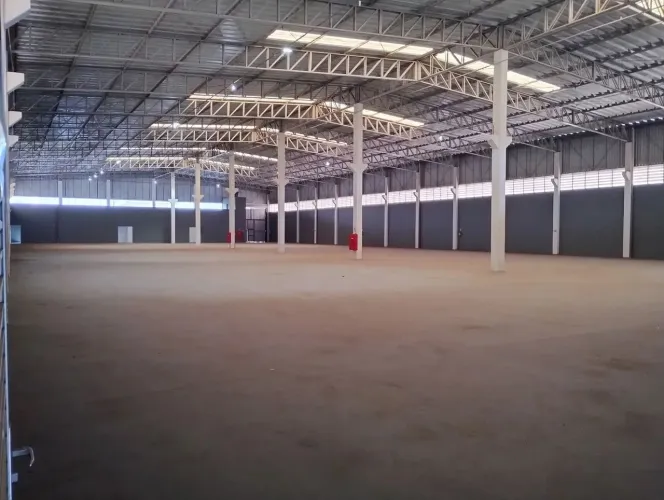Galpão Industrial para Locação em Tatuí-SP: 1 Sala, 3 Banheiros e 3.000m² de Área no Resid