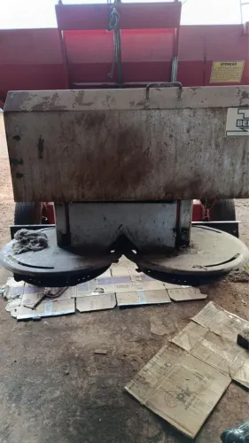 ADUBADEIRA AGRÍCOLA 