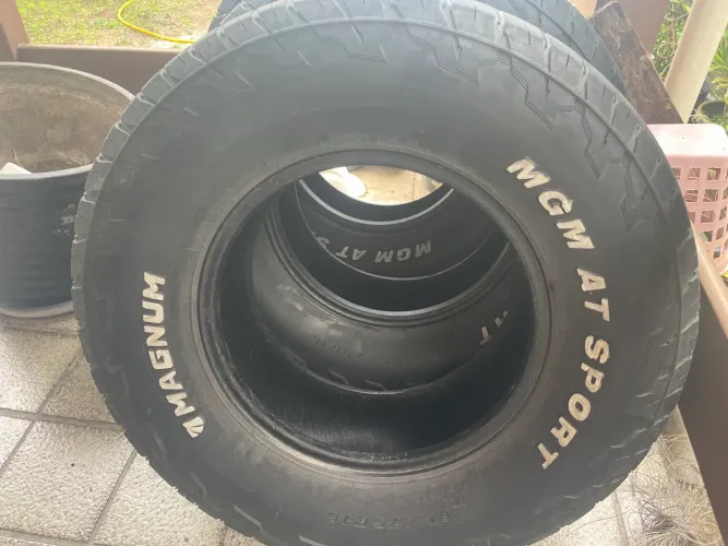 Pneu 265/75/16