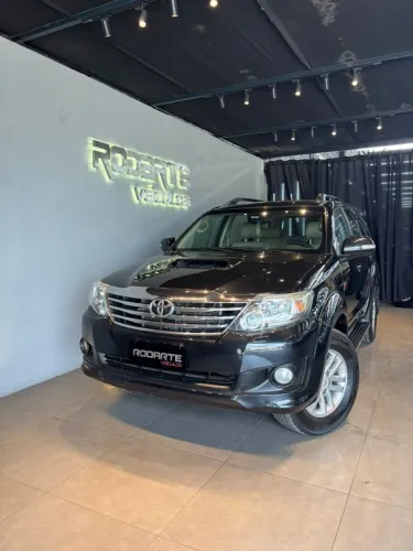 Toyota Hilux SW4 SRV D4-d 4X4 3.0 TDI Dies. AUT 2014