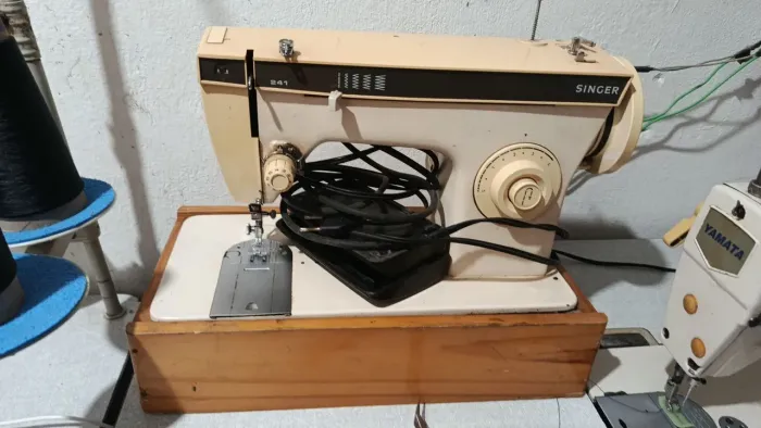 Máquina de costura Singer zig zag