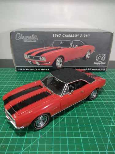 Miniatura Camaro Z-28 1/18.