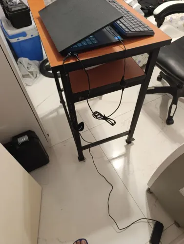 Vendo mesa pra computador com rodinhas