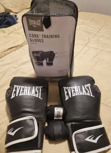 Kit Luvas + bandagem Everelast NOVISSIMA com bolsa protetora