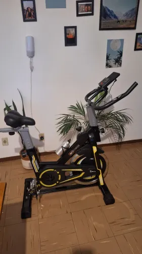 Vendo Bicicleta Spinning Com Roda De Inércia De 13kg Wct Fitness Cor Preto