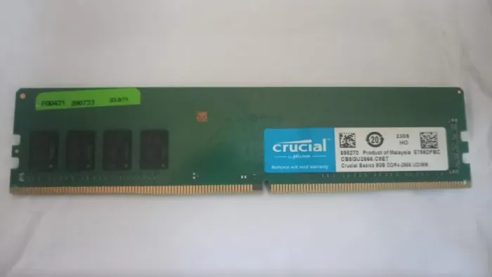Memória RAM Basics verde 8GB Crucial DDR4 2666Mhz