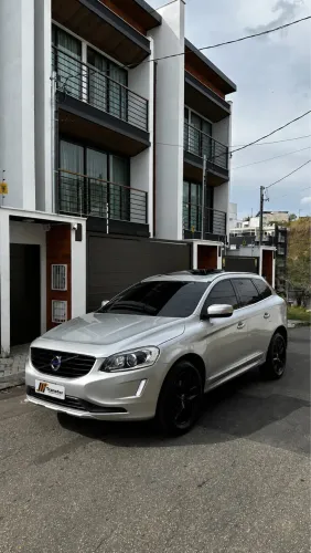 Volvo XC 60 T-5 Momentum 2.0 245cv FWD 5P 2017
