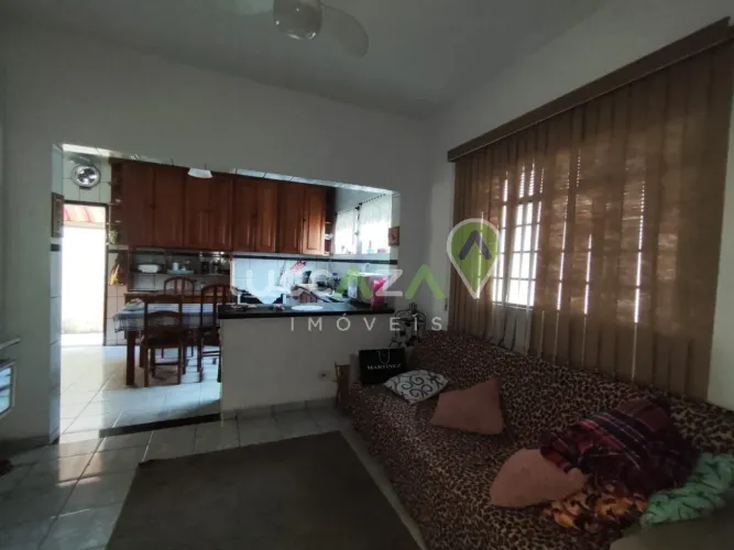Imperdível: Casa à venda em Jacareí-SP, bairro Jardim Luiza, 3 quartos, 2 salas, 2 banheir