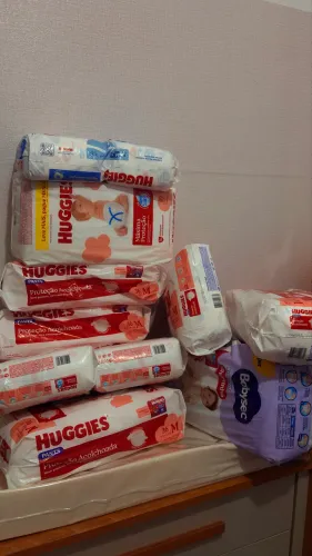 LOTE COMPLETO DE FRALDAS ? TAMANHO M