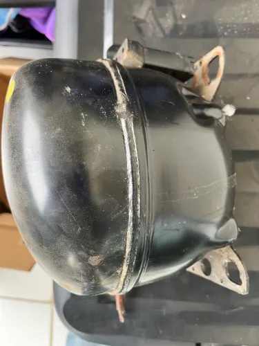 Motor de geladeira com defeito