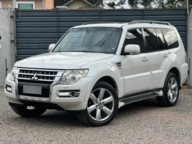 Mitsubishi Pajero HPE Full 3.2 4X4 T.i.dies. 5P AUT 2015