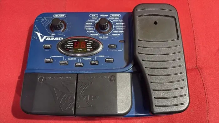 A Behringer X V-Amp LX1